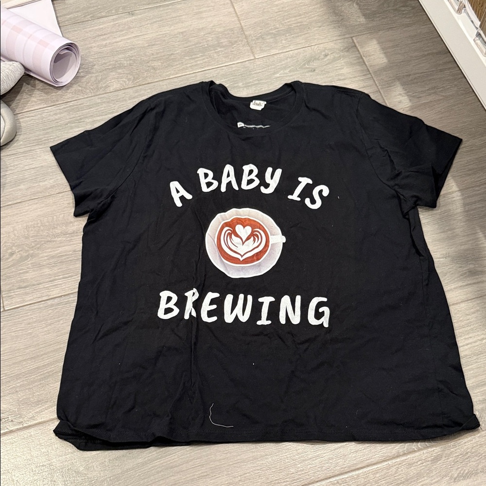 Maternity Graphic Tee "A Baby Is Brewing" - Black